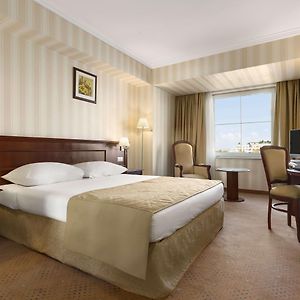 Deluxe Room Queen Bed Non-Smoking